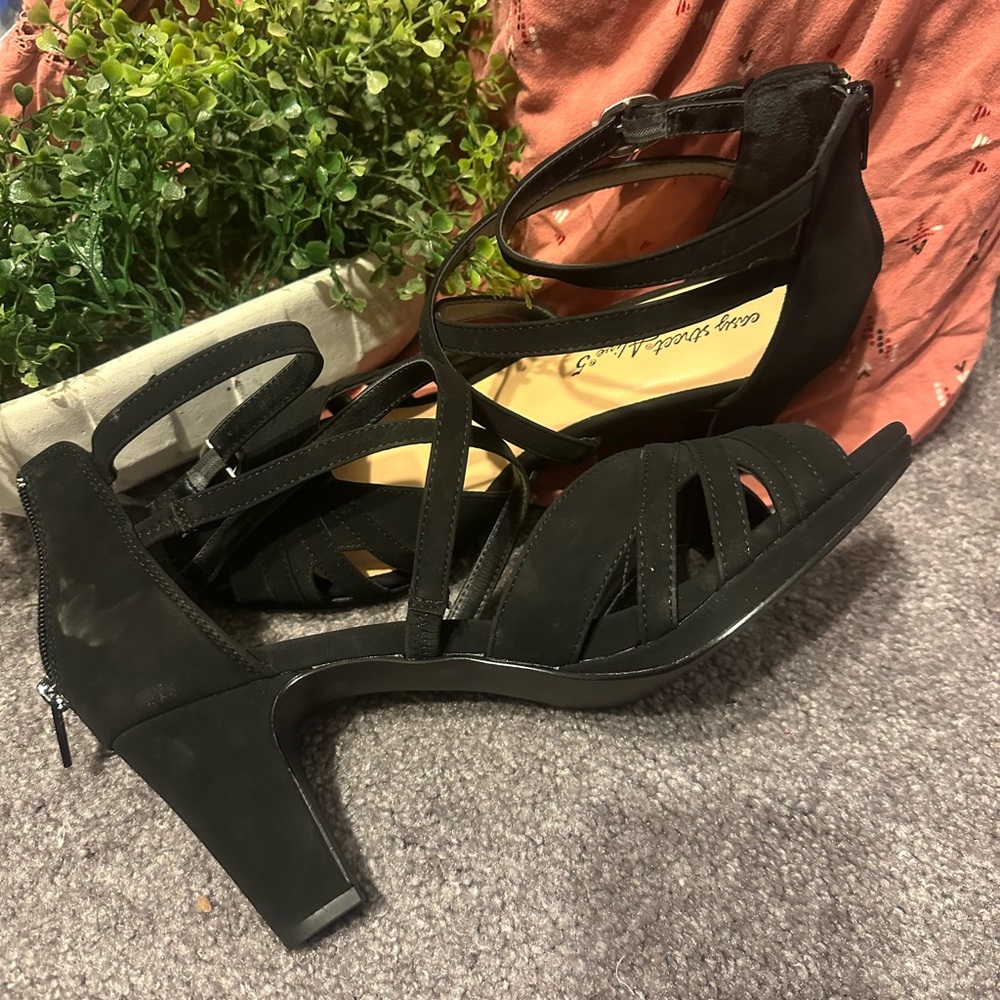 Easy Street Black Strappy Heels